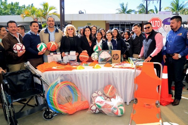02 Continúa el apoyo a la comunidad estudiantil 6