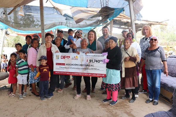 05 En beneficio de la asociación civil CABO PAALF A.C se hizo entrega de lo recaudado en el concierto de Daniel D´ Lizanka