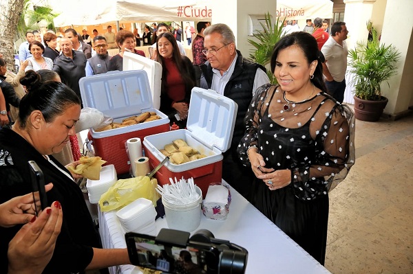 06 Alcaldesa Armida Castro sigue fomentando las tradiciones del municipio_ se celebra la típica tamaliza por el Día de la Candelaria 2