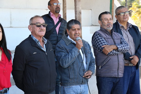 Alcalde José Felipe Prado Bautista durante su discurso de entrega de obra
