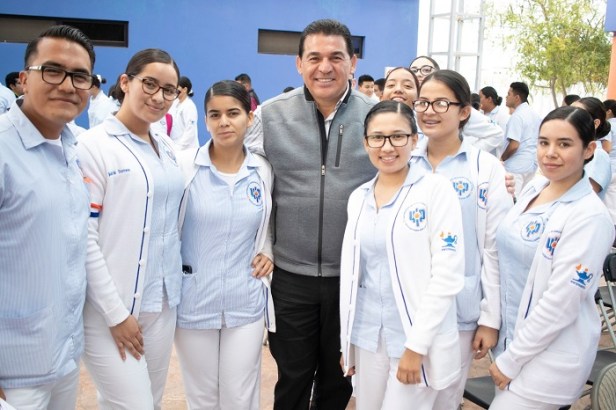 DIÁLOGOS CON TU PRESIDENTE (4)