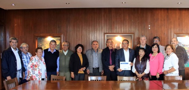 Grupo-reflexión-rector-reunión-