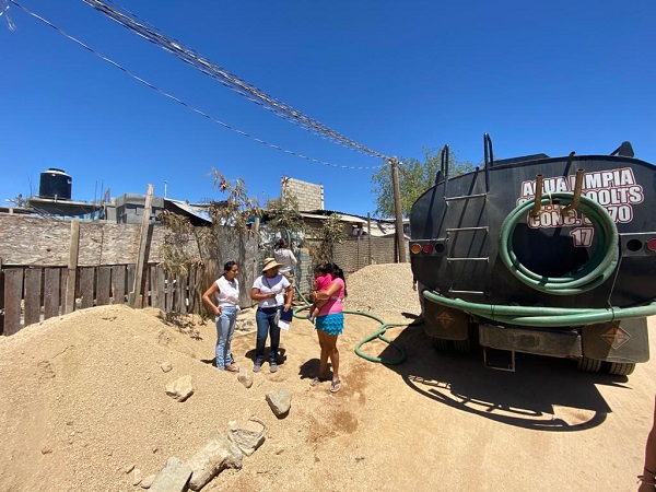 06 Continúa OOMSAPAS Los Cabos accionando su Plan de Contingencia con la entrega de agua en pipas 1