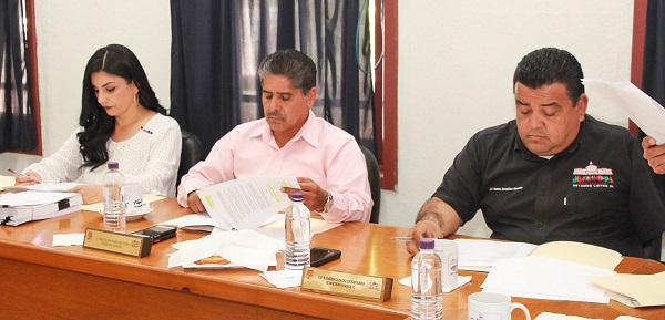 Alcalde José Felipe Prado Bautista, Síndico Municipal Itala Valenzuela Gómez y Secretario General Ramiro González Navarro