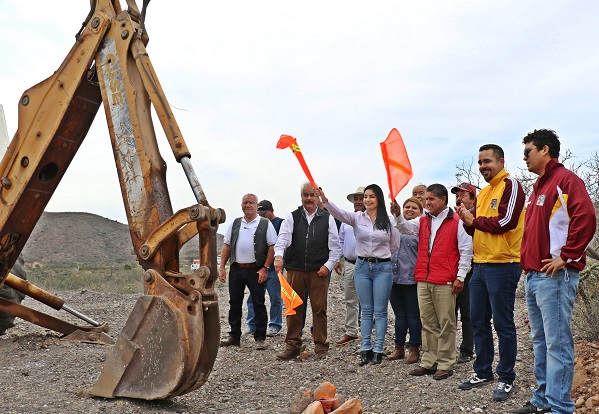 Arranque de la primera etapa de la construcción de estadio de béisbol en la H. Mulegé