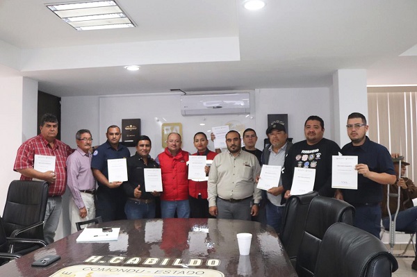 Entregan constancia y certificado a quienes concluyeron el curso S-190 _Introducción al Comportamiento del Fuego_