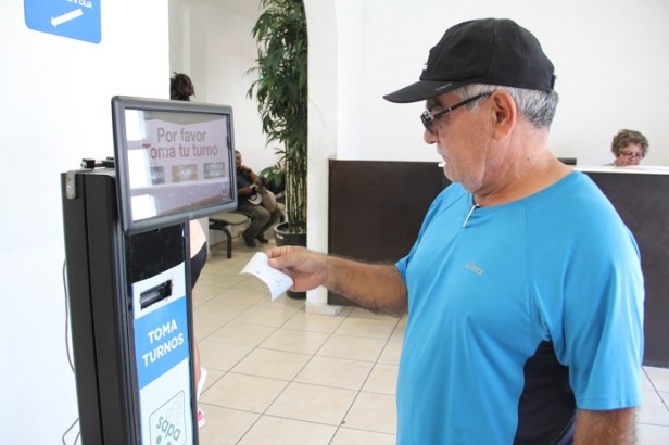 POSPONE PASE DE REVISTA