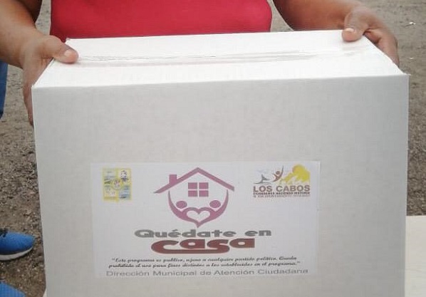 01 Gobierno de Armida Castro continúa entregando apoyos_ en esta ocasión, se atiende a vendedores ambulantes en zona de playa 1