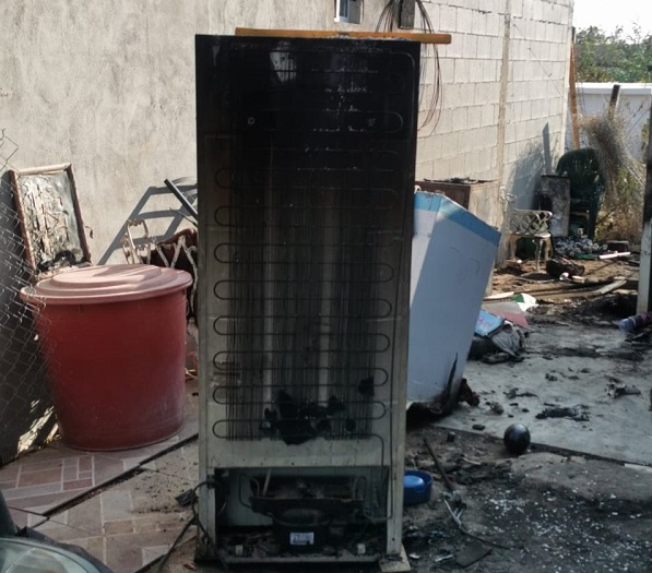 04 Apoya Gobierno de Armida Castro a familia afectada en el incendio de Cabo Fierro en CSL 2