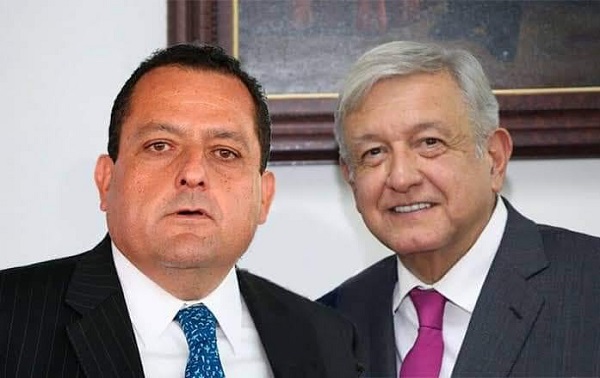 CARLOS MENDOzA y AMLO