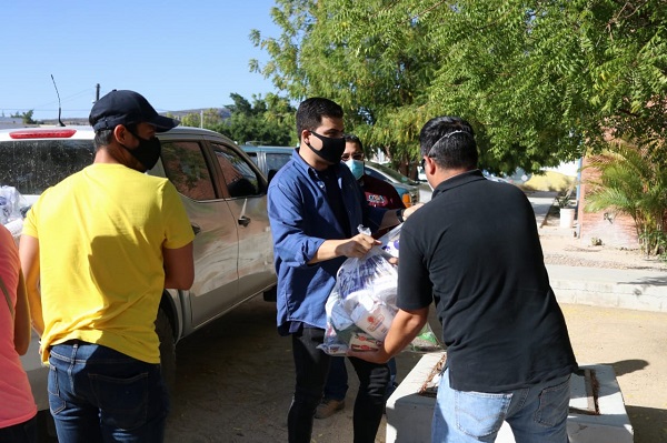 ENTREGA APOYOS ARTISTAS (2) (1)