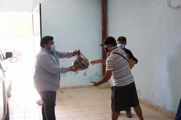 ENTREGA DESPENSAS MÚSICOS (2)