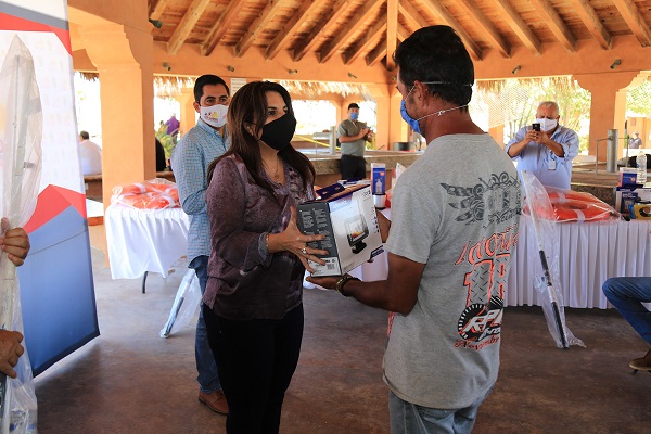 02 En apoyo a 50 pescadores, invierte Gobierno de Los Cabos más de 450 mil pesos 1