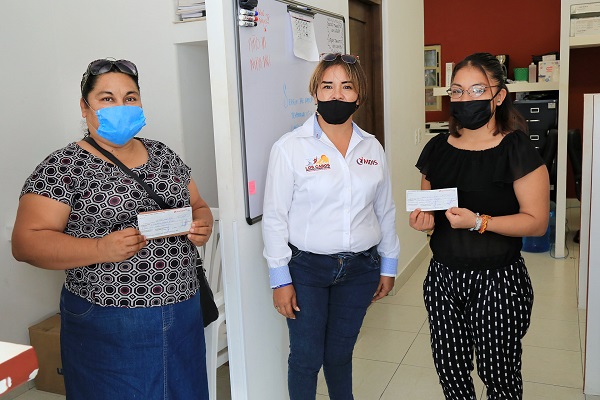 03 Un acumulado de 100 mil pesos se han entregado através del programa “Emprender sin Barreras” que promueve el IMDIS de Los Cabos