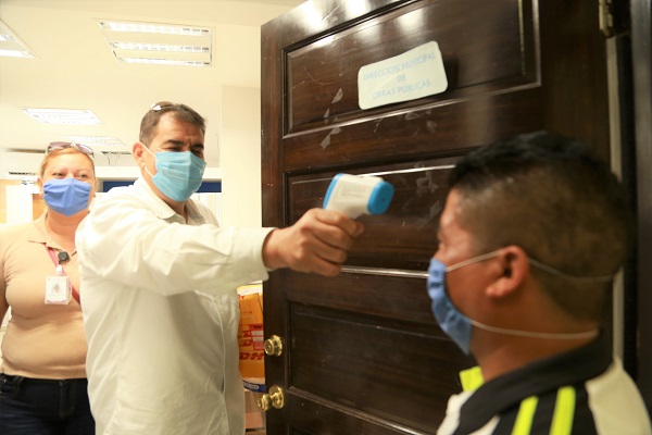 04 Para seguridad de la ciudadanía y de los trabajadores, las oficinas de Obras Públicas cuentan con puntos de sanitización 3