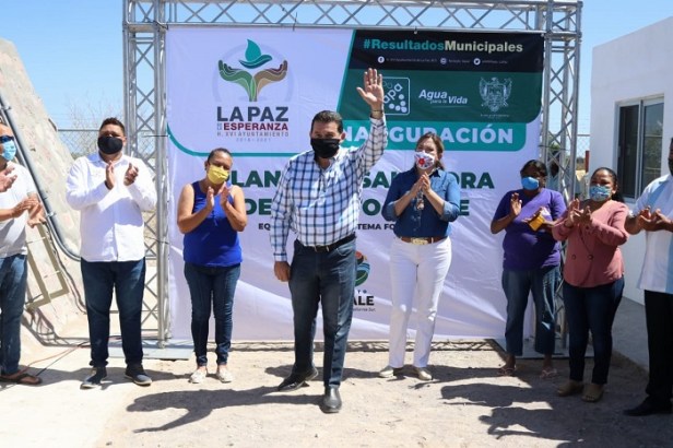 ENTREGA PLANTA DESALADORA PUERTO CHALE (1)