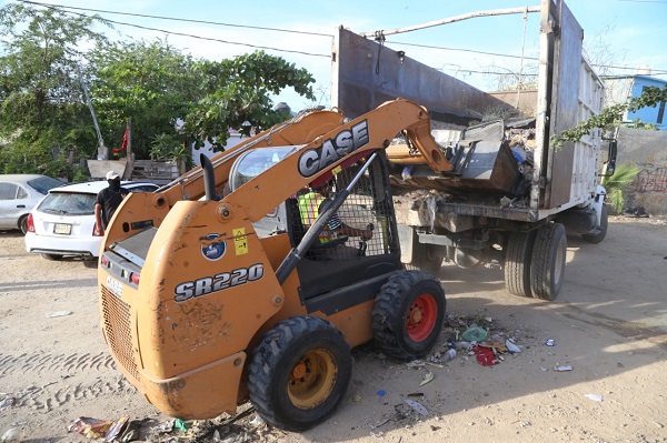 03 Agradecen vecinos de la colonia de Tierra y Libertad en CSL, la pronta respuesta de Servicios Públicos 1
