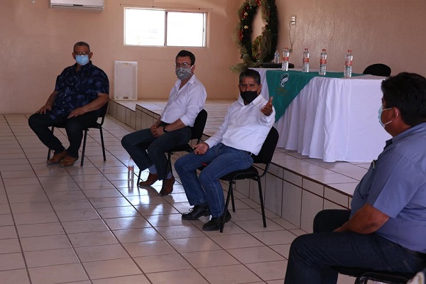 Alcalde José Felipe Prado Bautista acompañado del presidente de Fedecoop