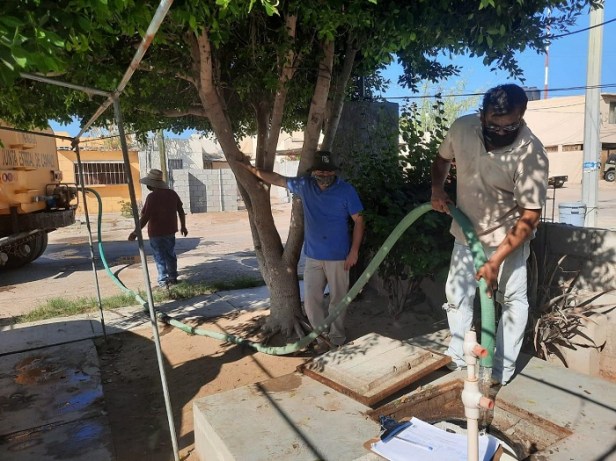 DISTRIBUCIÓN DE AGUA EN PIPAS (1)