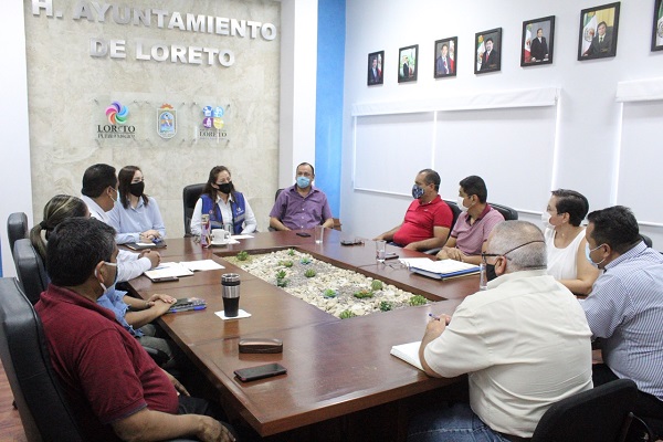 Foto 1 Se reune Gobierno Loretano con la familia propietaria donde se ubica el acueducto de San Juan Londó