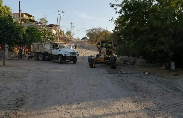 TRABAJO NIVELACIÓN DE CALLES DE TERRACERÍA (4)