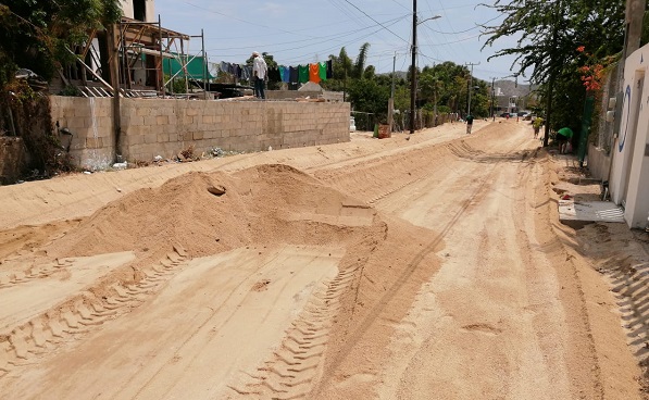 03 Mantiene Gobierno de Los Cabos rehabilitación de calles y caminos afectados por “Genevieve”2.jpeg