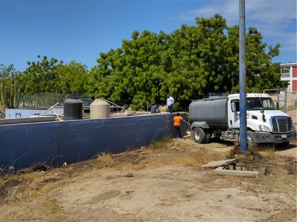 04 Mantiene Oomsapas Los Cabos puntual suministro de agua a Instituciones de Salud 2