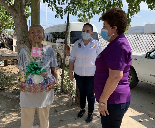 03 Continúa DIF Los Cabos otorgando apoyos de primera necesidad 3