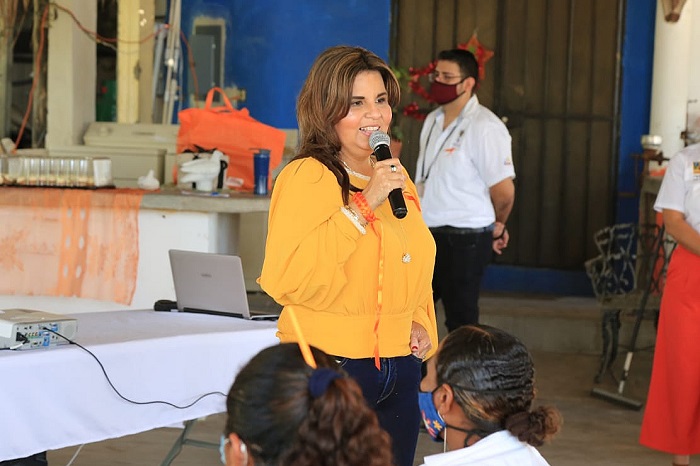 01 Llama alcaldesa Armida Castro a la unidad de todas las mujeres bajo el lema #LosCabosLibreDeViolencia