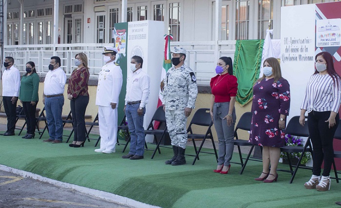 Alcalde de Mulegé acompañado de regidores, funcionarios y autoridades militares durante el CX Aniversario de la Revolución Mexicana