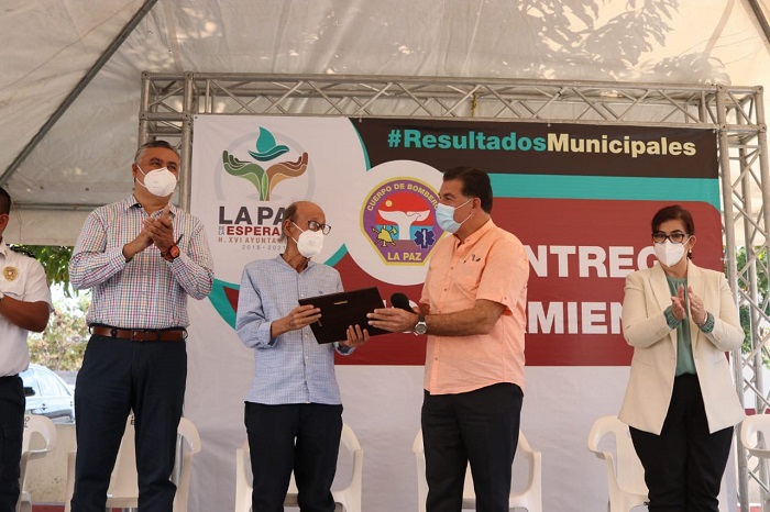 ENTREGA UNIDADES Y EQUIPAMIENTO A BOMBEROS (8)