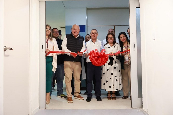  ENTREGAN RESONADOR MAGNÉTICO EN LA PAZ